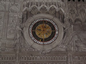 Klocka inuti Chartres katedral