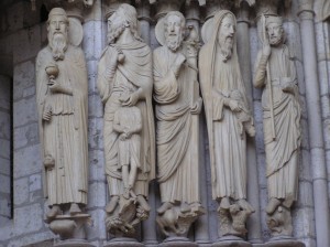 Väktarna vid initiandens port i Chartres