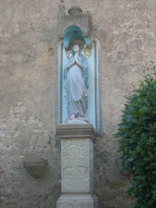 Madonnan utanför Rennes le Chateau, ståendes på 'mission 1891'